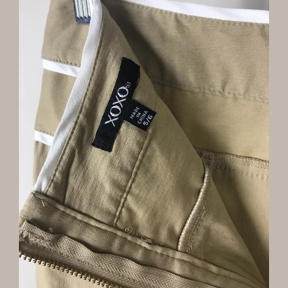 XOXO Beige Pencil Skirt W/ White Trim Size 5/6 NWT - Picture 4 of 4